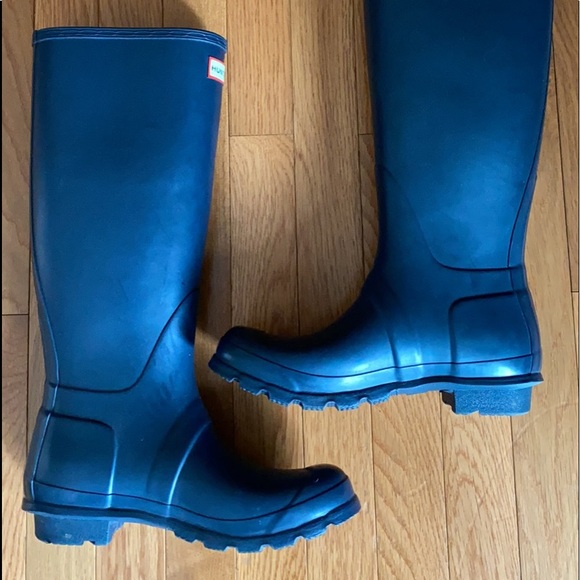 Hunter Classic Rain boots (tall) - Picture 2 of 2